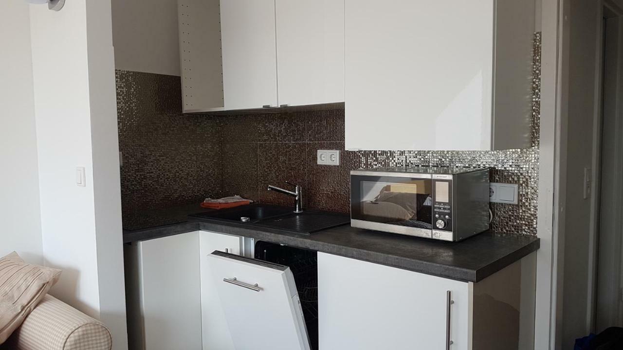 Sonniges Modernes Appartement Hoehenberg Cologne Exterior photo